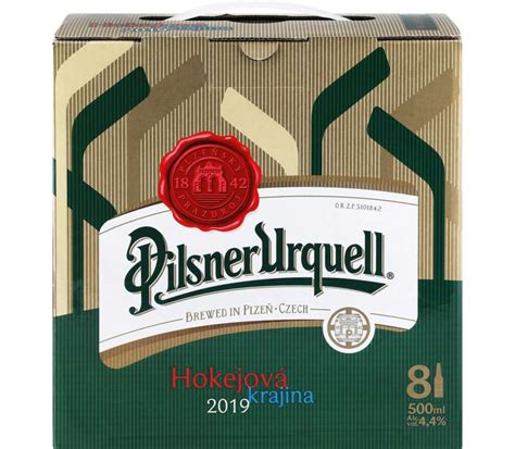 Svetlé pivo typu Helles v pohári