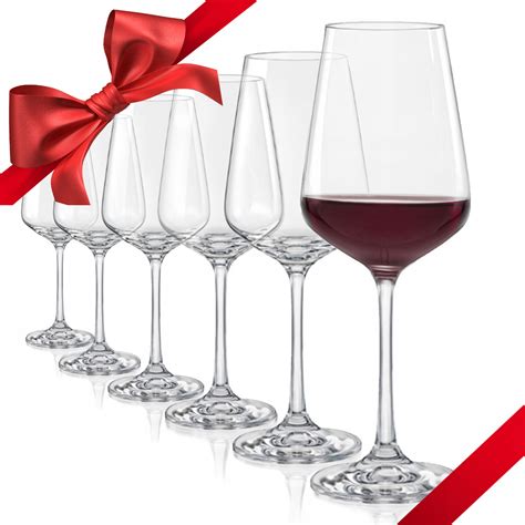 Porovnanie veľkosti pohárov na biele a červené víno