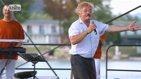 Peter Stašák počas koncertu