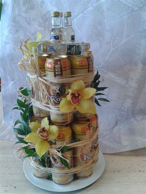 Pivná torta z plechoviek