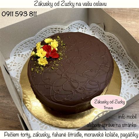 Ukážka torty s fľašou slivovice