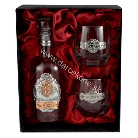 Fľaša vzácnej whisky s darčekovou kazetou