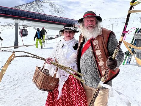 Ilustračné foto mladých ľudí počas Veľkej noci