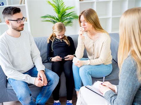 Rodinná terapia zameraná na riešenie problémov so závislosťou