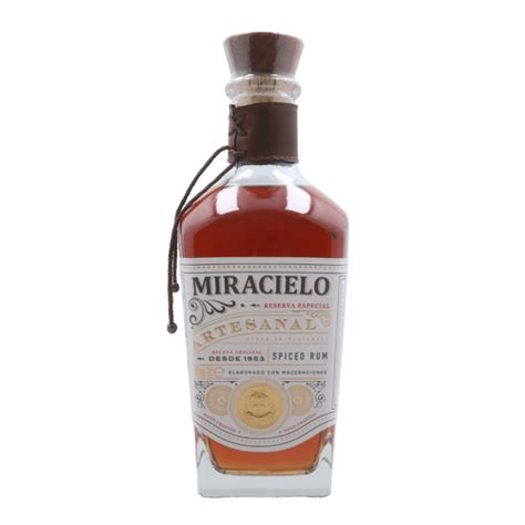 Fľaša rumu Miracielo
