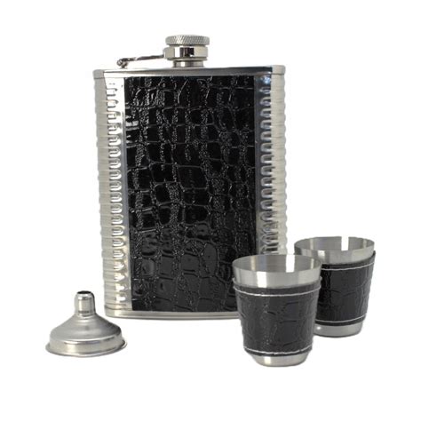 Sada ploskačka so slivovicou a pohárikmi