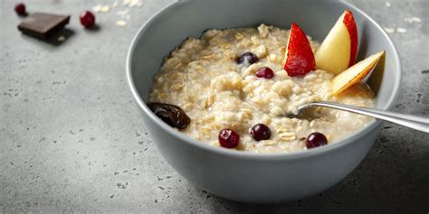 Misku ovsenej kaše s ovocím