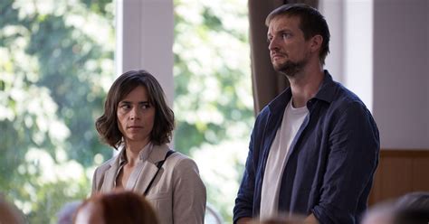 Skupina hercov z natáčania seriálu