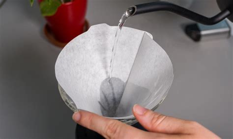 Ilustrácia filtračného papiera vo fritéze