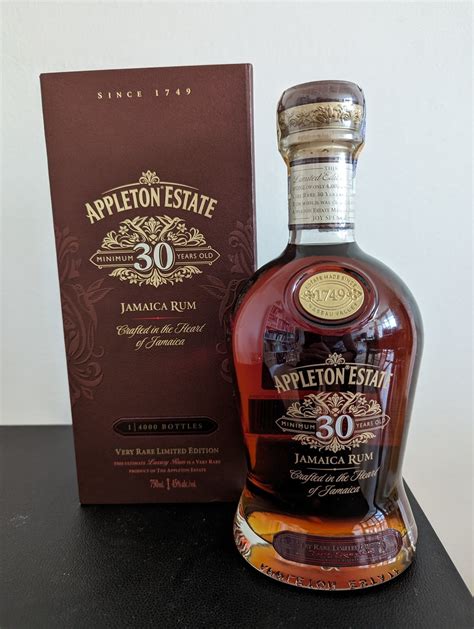 Fľaše rumu Appleton Estate