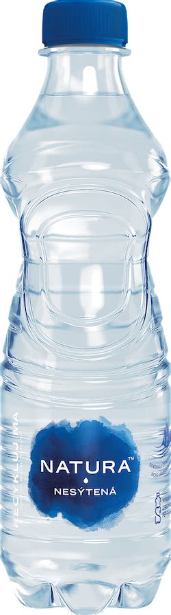 Fľaša vody a pohár