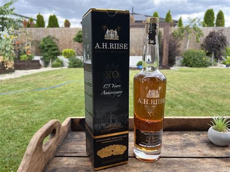 fľaša rumu A.H. Riise