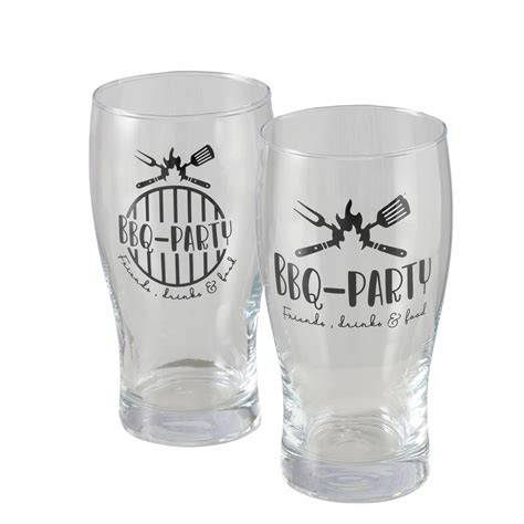 Rôzne druhy keramických krígľov na pivo