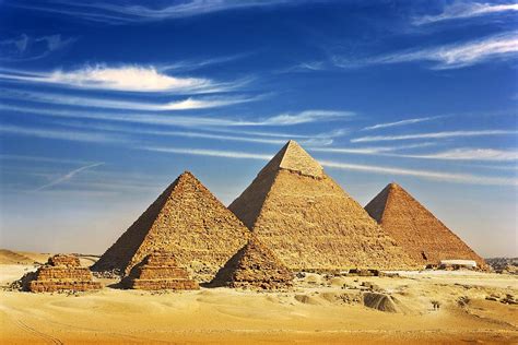 Pyramídy v Gíze