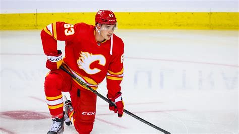 Adam Ružička v drese Calgary Flames