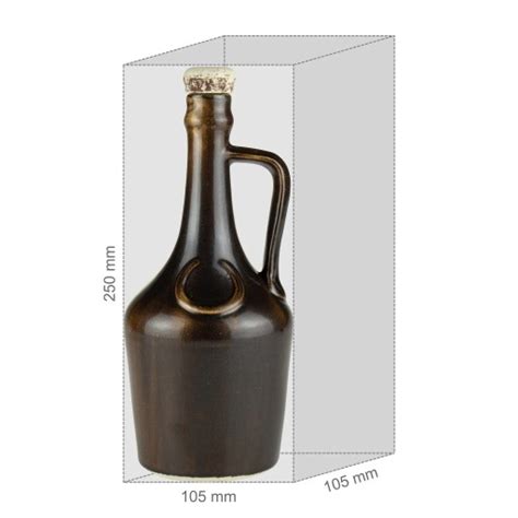 Fľaše rôznych slovenských likérov a destilátov s obsahom horca