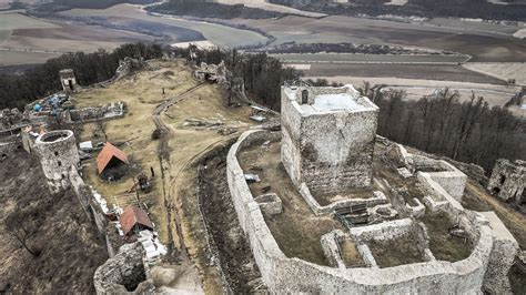 Historický pohľad na Šarišský hrad