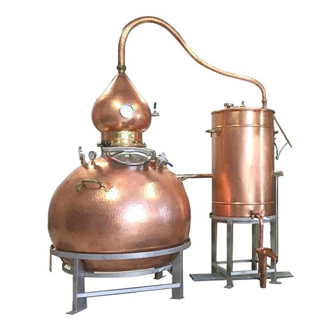 Ilustrácia medeného destilačného kotla (pot still)