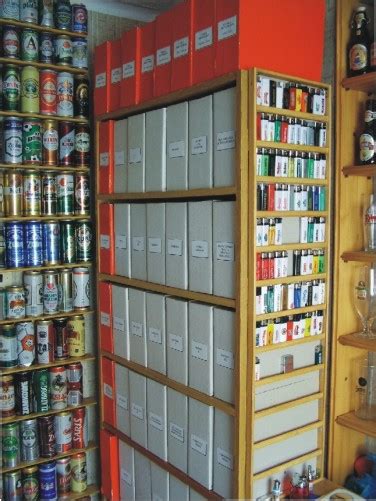 Rôzne druhy bezlepkových pív na predajnej polici