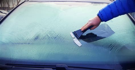 Odstraňovanie námrazy z čelného skla