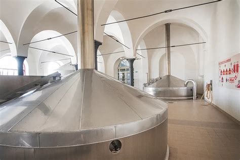 Interiér moderného pivovaru Gambrinus