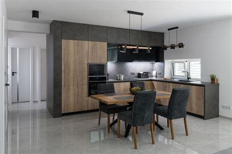 moderná kuchyňa s integrovanou vinotékou