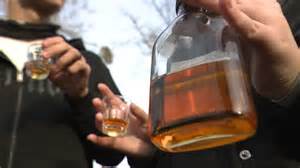 Ilustrácia varovných symbolov pre lieky a alkohol