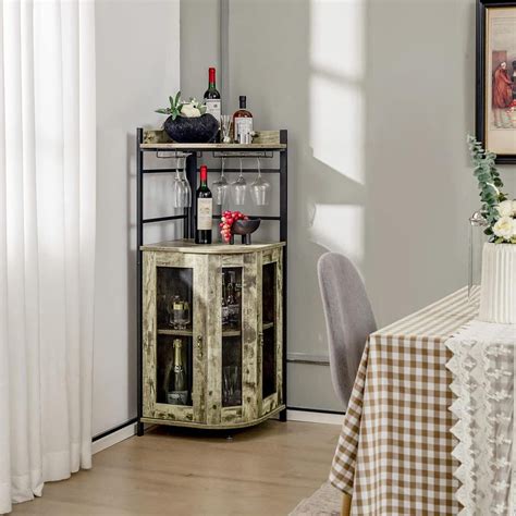 industriálna barová skrinka s kovovými prvkami