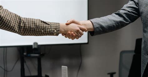 obchodné rokovanie s darčekmi