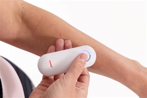 Ilustrácia znázorňujúca rôzne metódy na zmiernenie príznakov opice