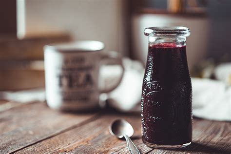 Pohár domáceho ríbezľového lekváru