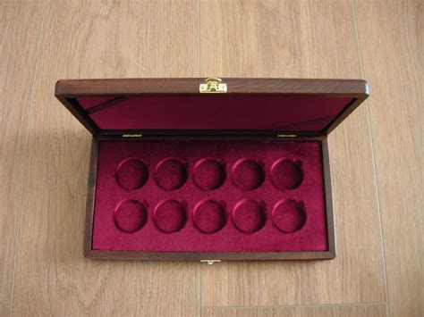 Luxusná drevená kazeta so slivovicou