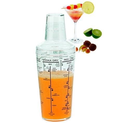 Koktailový šejker s ingredienciami