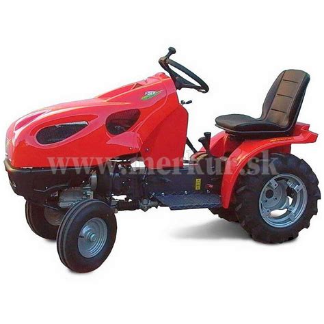 Malotraktor s pluhom