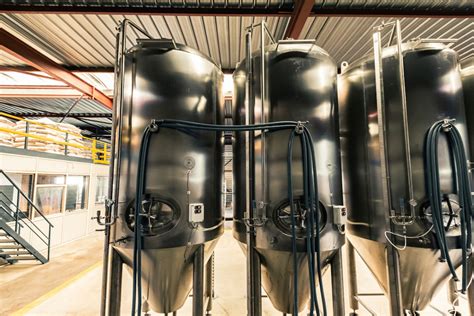 Fermentační tanky v palírně