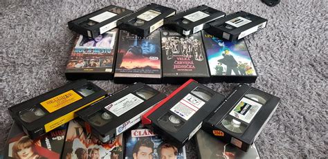 Ilustračná fotografia drevenej kazety s likérmi