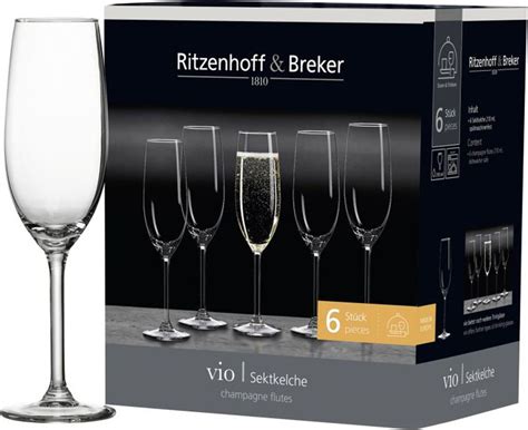 Štíhle poháre typu flauta na šampanské