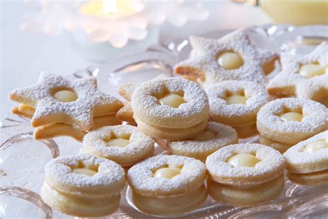 Fľaše s domácim vaječným koňakom