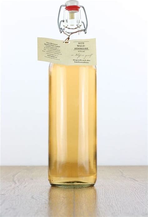 Ilustrácia procesu zrenia alkoholu v drevených sudoch