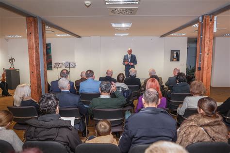 Návštevníci na degustačnom podujatí