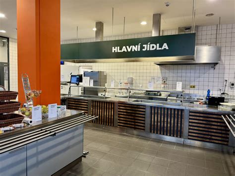 Ilustračná fotografia prevádzky verejného stravovania s nápisom 