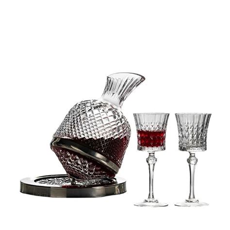 Rôzne typy karaf na víno a whisky