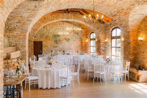 Interiér Neco Modra s vínnou pivnicou