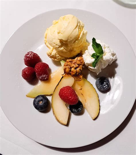 Servírovaná marenda s dalmatínskymi špecialitami