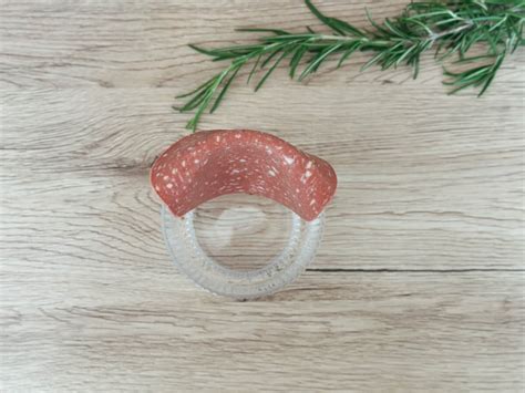 Retro figúrka na okraj pohára