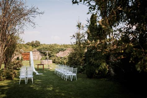 Exteriér vinárne Pavúk v Modre