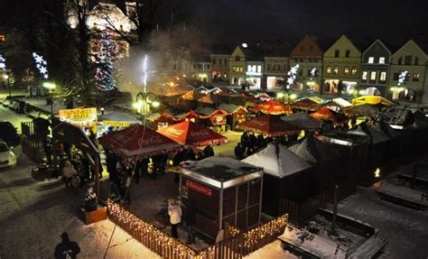 Vianočné trhy s vareným vínom