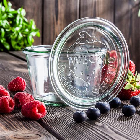 Zaváraninové fľaše s lekvárom