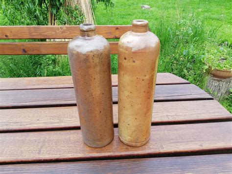 historické nádoby na alkohol