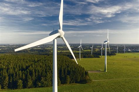 Veterná turbína v krajine